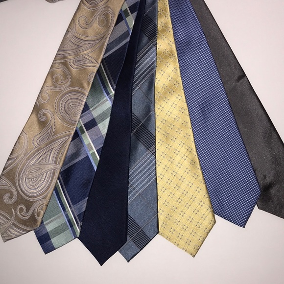 Bundle of Michael Kors Silk Ties - Picture 1 of 8